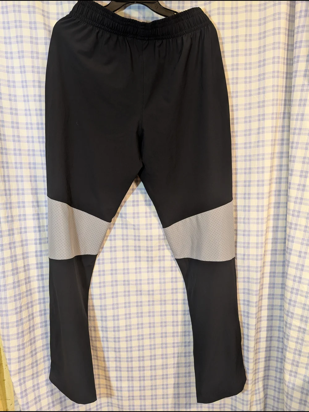 Under Armour Men’s Loose Heat Gear Black Athletic Pants